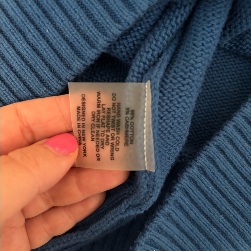 Blue Sweater - Picture 7 of 7